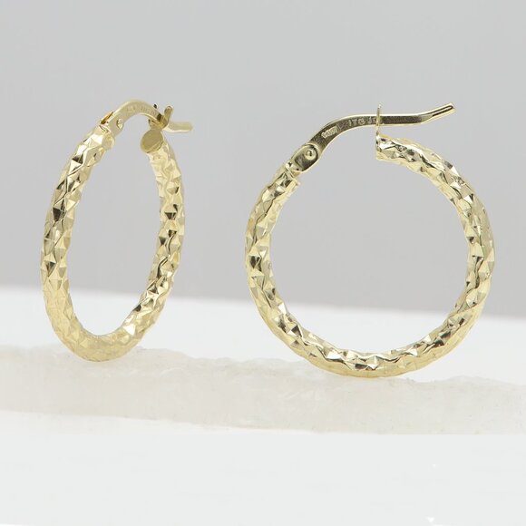 14k Hoops 3/4' inch Diamond cut Design Yellow Gold Hoops - Picture 9 of 9